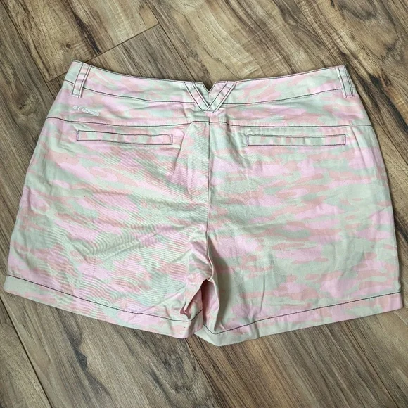 NWT Columbia Kenzie Cove Pink Camo Shorts Womens 8 4" Inseam - Picture 4 of 5